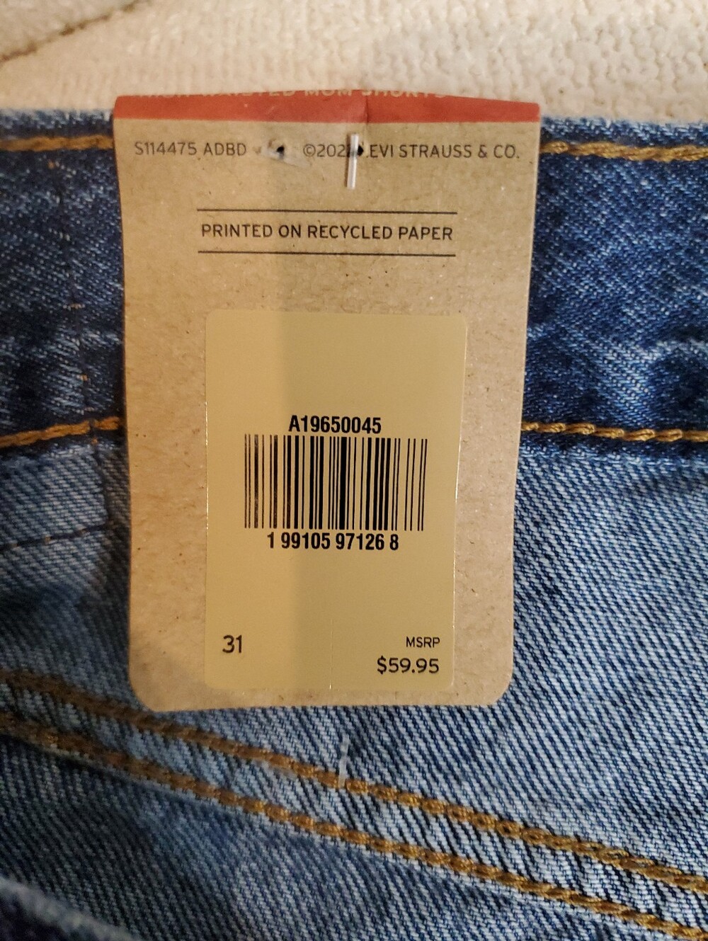 NWT Levi's High-Waisted Mom Shorts Blue Denim Womans Size 31(Size 12) - Picture 3 of 7